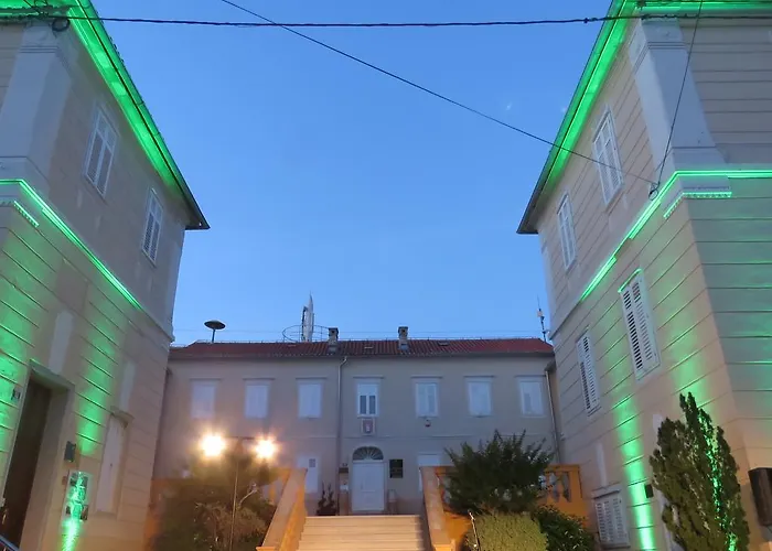 Nika Villa *